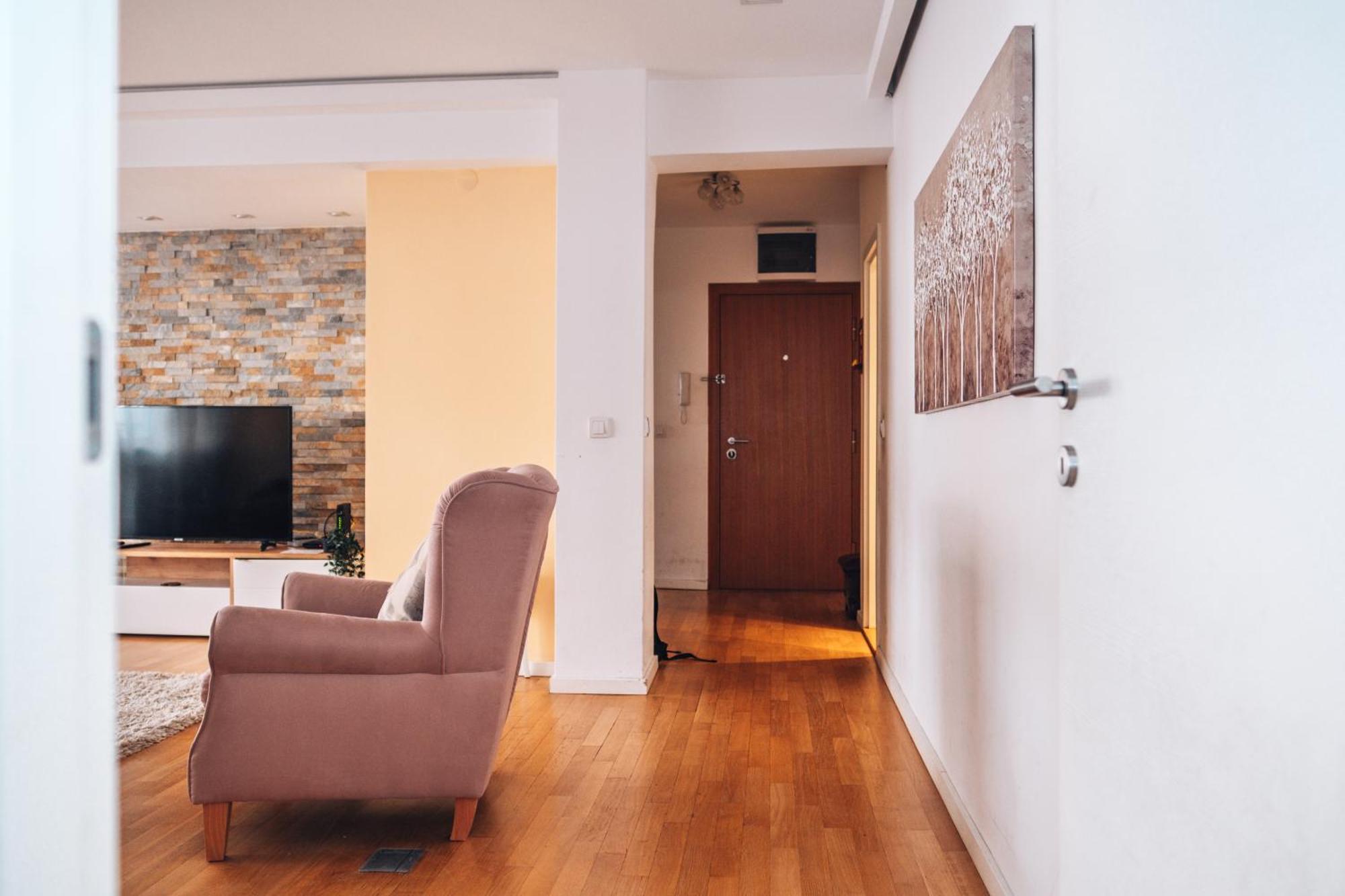 בלגרד Crown Central Three Bedroom Apartment מראה חיצוני תמונה
