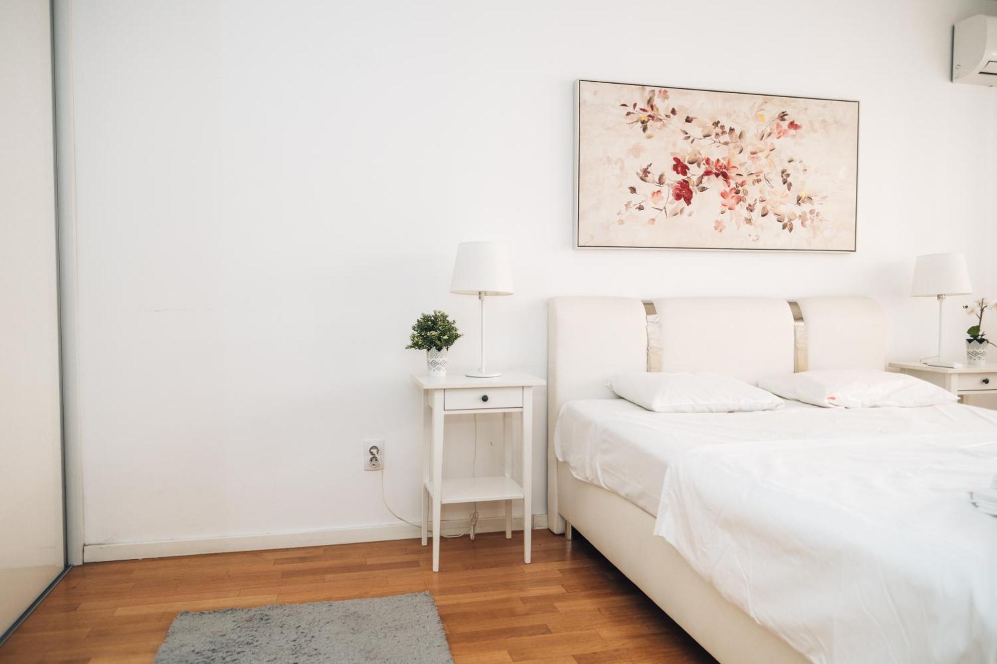בלגרד Crown Central Three Bedroom Apartment מראה חיצוני תמונה