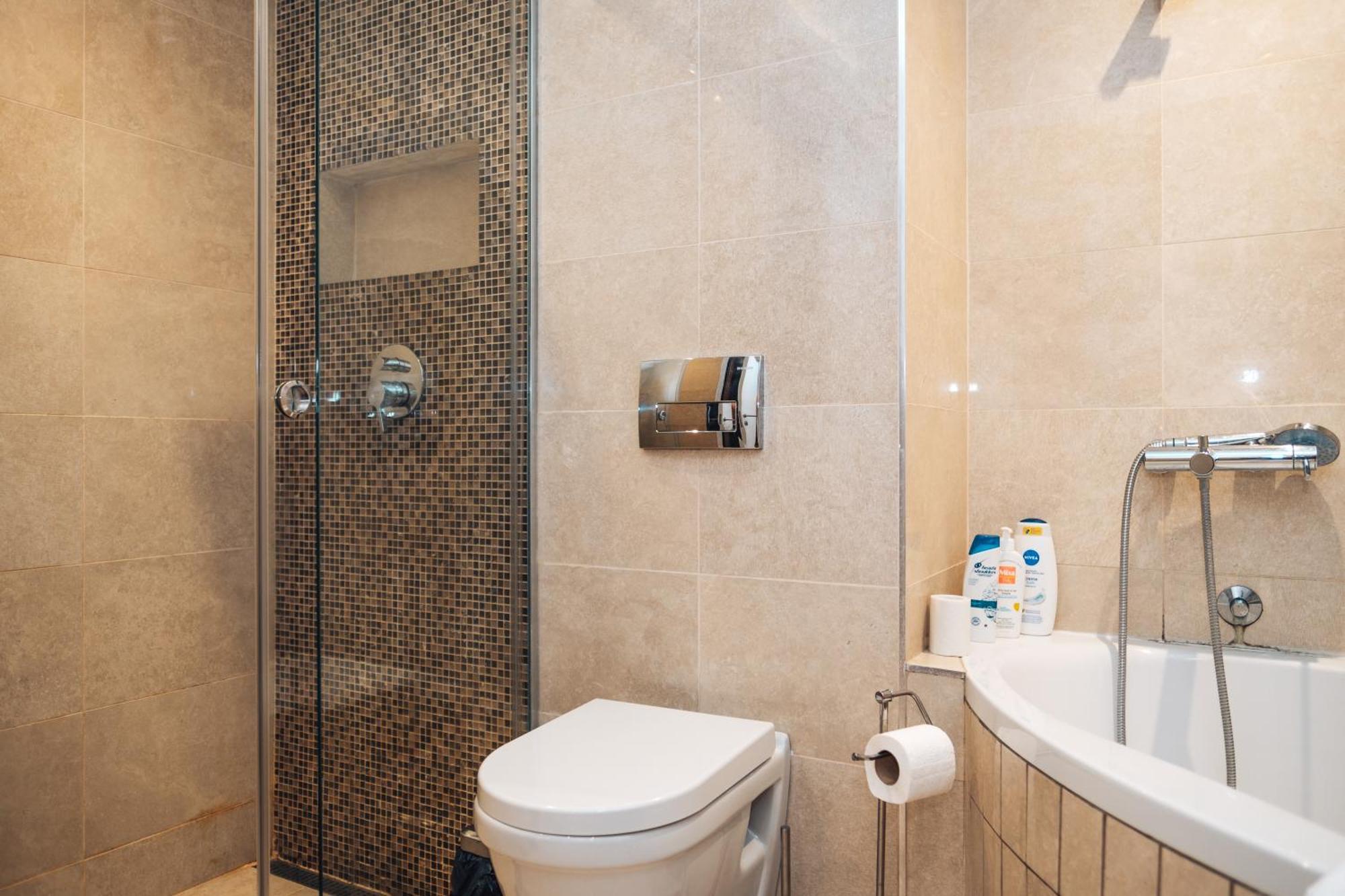 בלגרד Crown Central Three Bedroom Apartment מראה חיצוני תמונה
