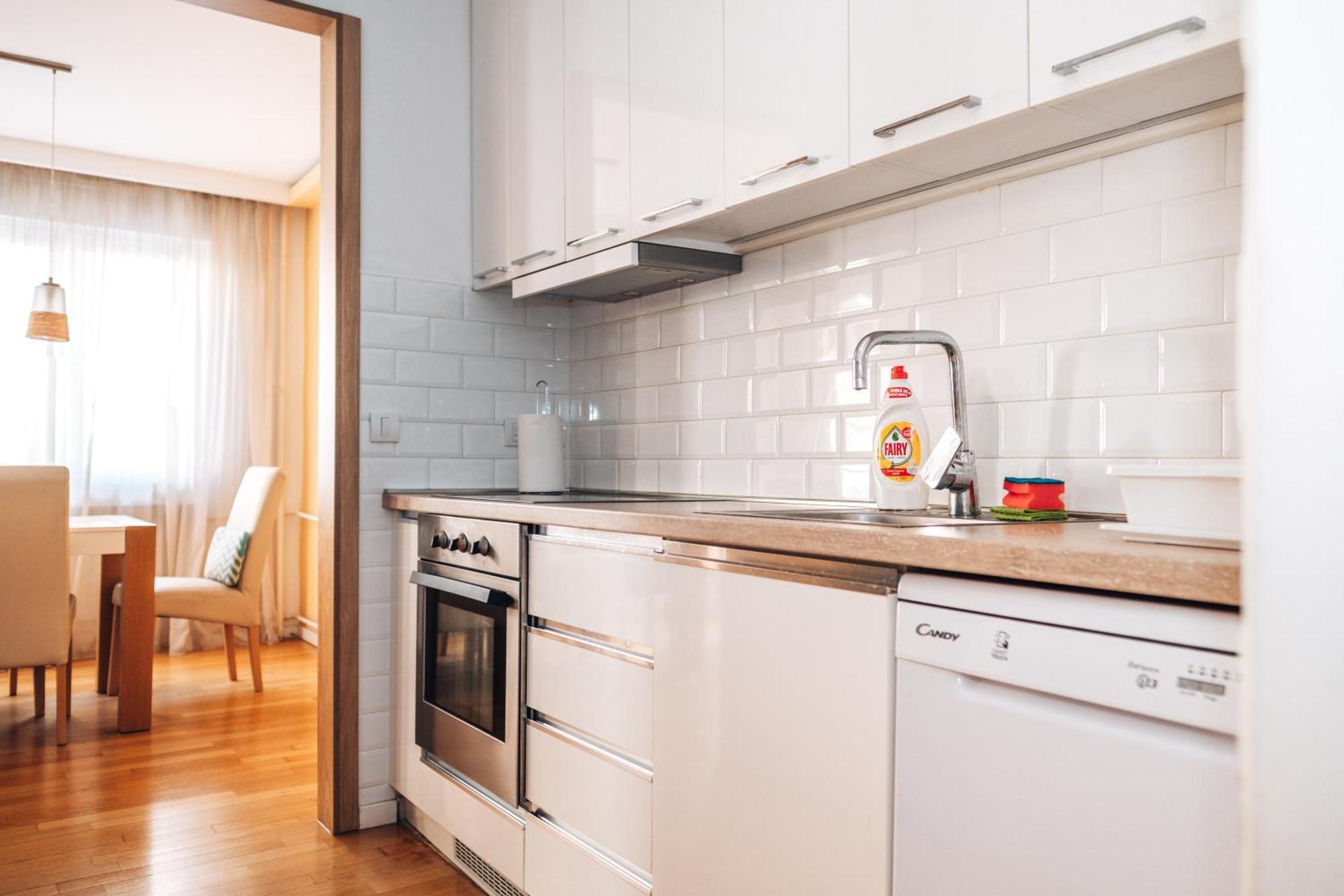 בלגרד Crown Central Three Bedroom Apartment מראה חיצוני תמונה